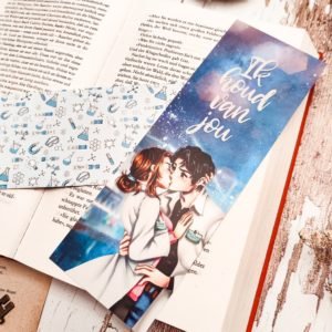 Handgefertigtes XXL-Lesezeichen mit einer Illustration von Adam und Olive aus The Love Hypothesis von Ali Hazelwood.